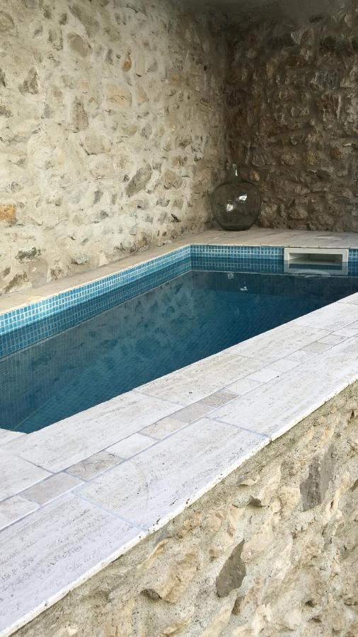 L'Oiseau Bleu Rollier Bed & Breakfast Roubia Exterior foto