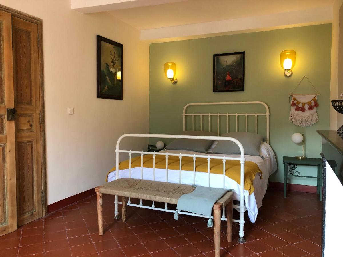L'Oiseau Bleu Rollier Bed & Breakfast Roubia Exterior foto